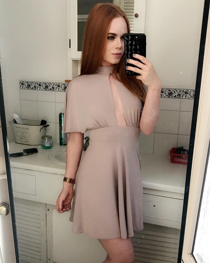 Ella Hughes Galeria Zdjęć 0714