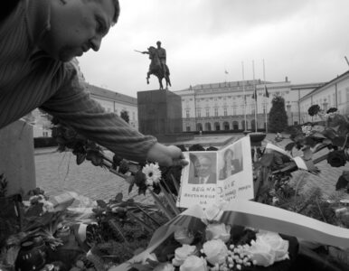 Miniatura: W Polsce rozpoczęła się żałoba narodowa