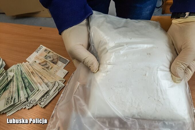 W kontrolowanym Audi policja znalazła m.in. kilogram amfetaminy