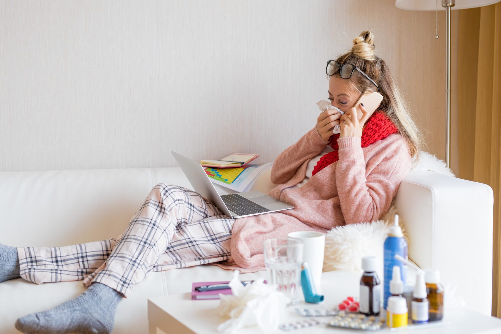 Jeżeli kobieta zachoruje na grypę, to zwalczy infekcję szybciej niż mężczyzna dzięki: