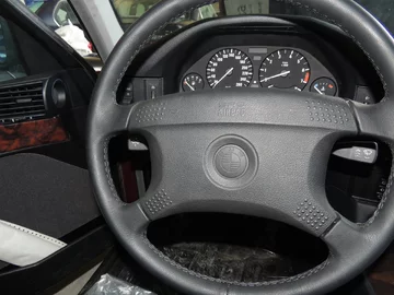 25-letnie BMW z bułgarskiego magazynu. Nigdy nie wyjechały na drogi 