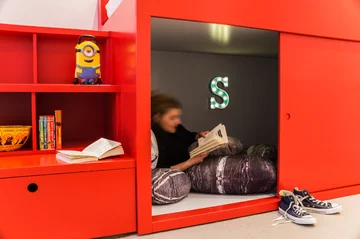 Wielofunkcyjny meble z łóżkiem, półkami i kryjówką – świetne rozwiązanie do małego pokoju Pokój dziecka, dziecko, 1701-03, łóżko, czerwony