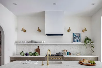 Wnętrza kamienicy na Brooklynie, projekt BAAO Architects BAAO Architects , v2com, Brooklyn, marmur, łuki