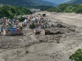 Miniatura: Tragiczny bilans powodzi w Nepalu....