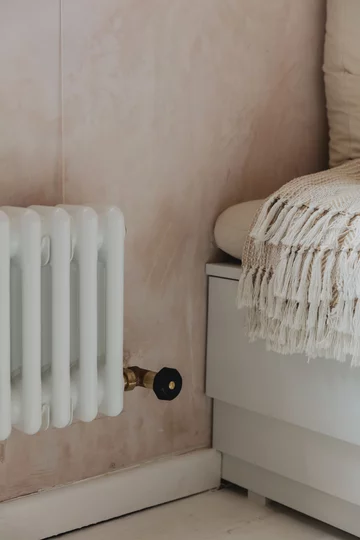 Śródziemnomorski klimat w pochmurnym Londynie, projekt Red Deer downloadfor.press, red deer