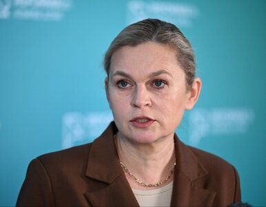 Miniatura: Mundurki powinny wrócić do polskich szkół?...