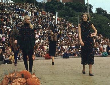 Miniatura: Wpływy kulturowe na modę PRL-u