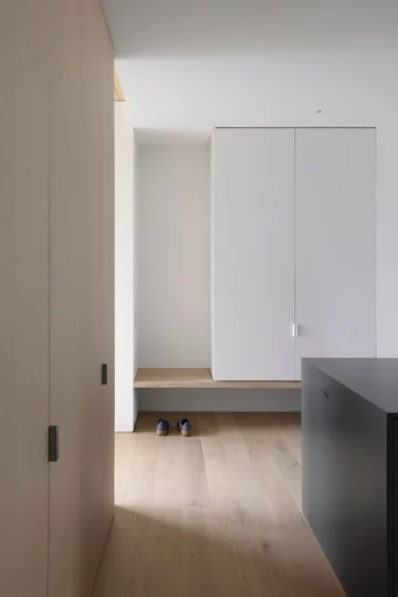 Shoreline House. Nowoczesny dom na wybrzeżu, projekt: Splyce 
