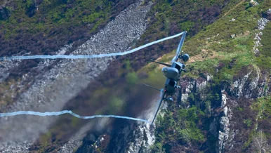 Miniatura: Myśliwiec USA zestrzelony nad Iranem. Trwa...