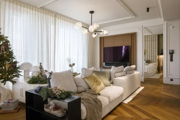 Świąteczny nastrój zaczyna się od architektury wnętrza – dobrze zaprojektowany dom pozwala celebrować Boże Narodzenie wszystkimi zmysłami, bez pośpiechu i bez kompromisów, projekt: Hola Design 