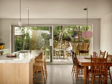 Rodzinny dom z dobudówką, projekt ALEXANDRE BERNIER ARCHITECTE 