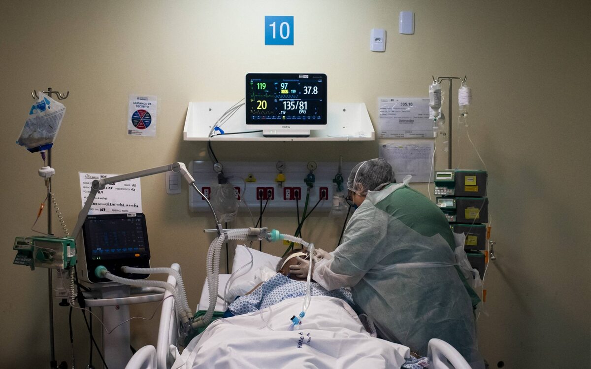 Pacjenci chorzy na COVID-19 w jednym ze szpitali w Rio De Janeiro (7-8 kwietnia 2021 r.) 