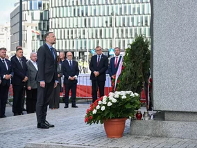 Miniatura: Pałac Prezydencki coraz bardziej wciągany...