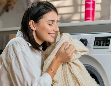 Miniatura: Wlej to do pralki i włącz 60°C, a zniknie...