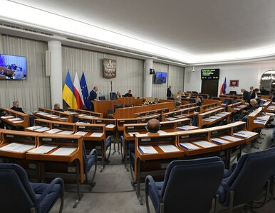 Miniatura: Część senatorów opozycji rezygnuje z...