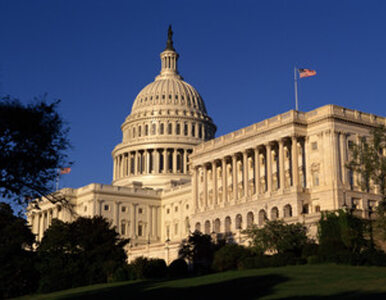Miniatura: Senat USA uchwalił plan pobudzenia gospodarki
