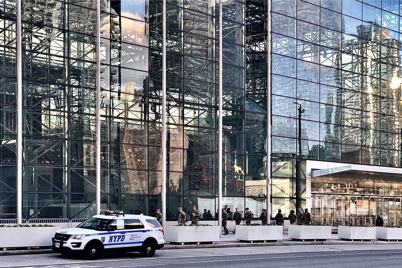 Armia USA przekształca największą halę targową Javits Center w tymczasowy szpital na 2500 łóżek. 2, kwietnia 2020