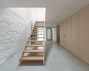 Nowoczesne mieszkanie w&nbsp;starym domu, projekt Atelier 111