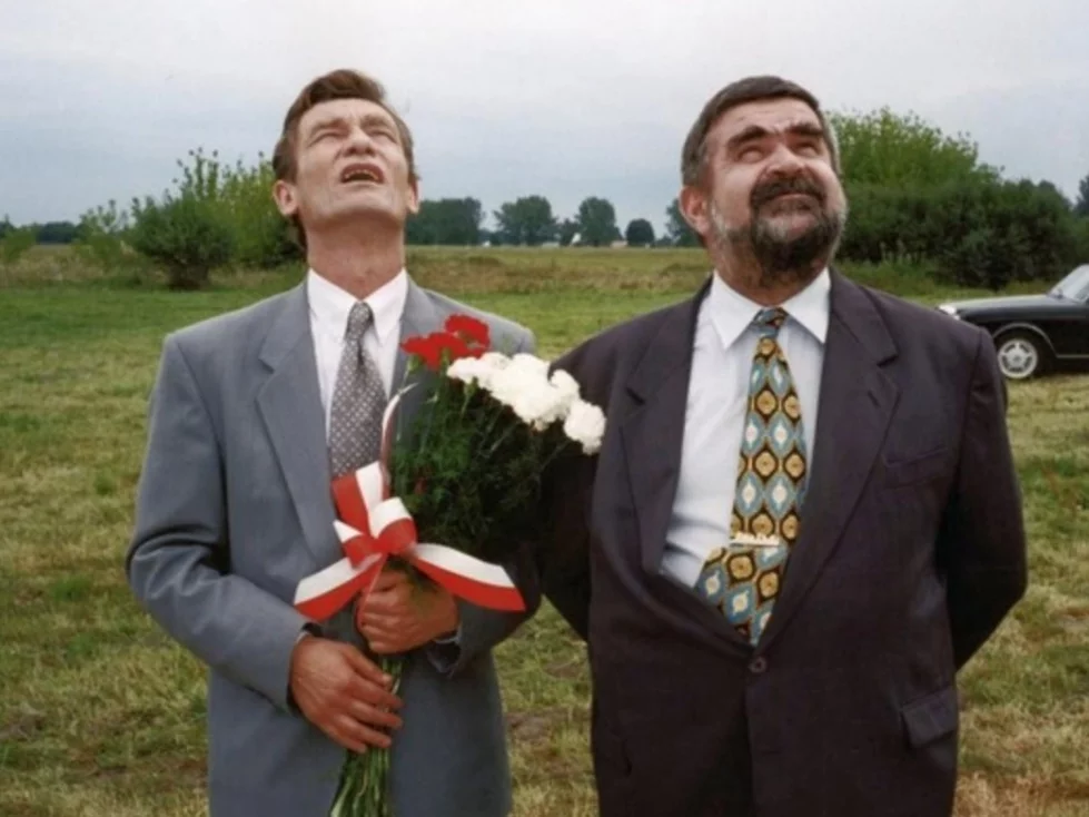 Usunęliśmy jeden wyraz z tytułu filmu. Wiesz, jaki?