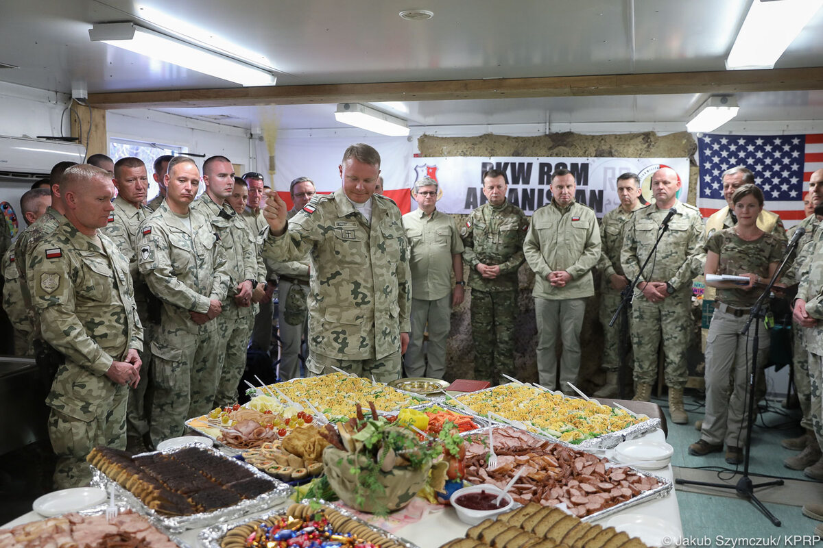 Andrzej Duda w bazie Bagram 