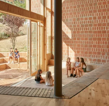 Szkoła Montessori, projekt Gradolí & Sanz Arquitectes 