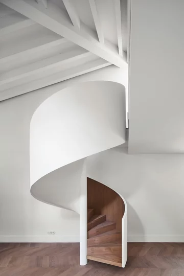 Renowacja zabytkowego budynku mieszkalnego w Hiszpanii, projekt OHLAB v2com, 2303-03, OHLAB