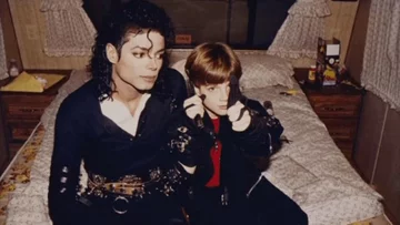 Kadr z filmu dokumentalnego „Leaving Neverland” 