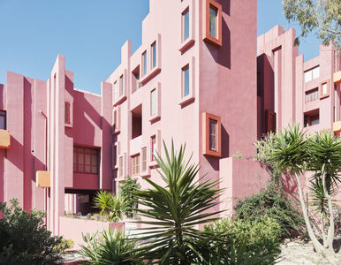 Miniatura: La Muralla Roja – postmodernistyczna forteca