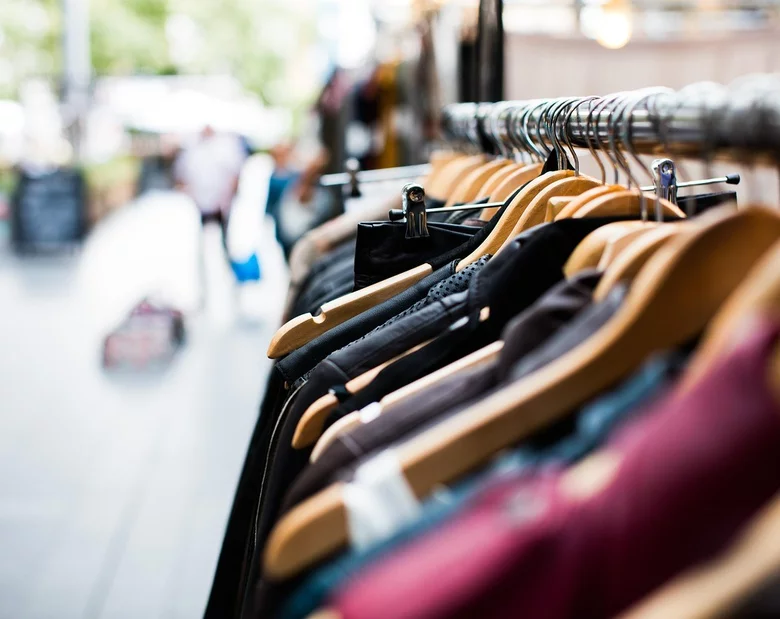 Miniatura: Kombinezony damskie – modny wybór na każdą...