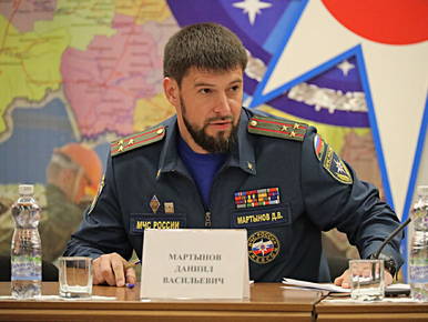 Człowiek Ramzana Kadyrowa kierują pomocą dla Turcji. Jest oskarżony o...