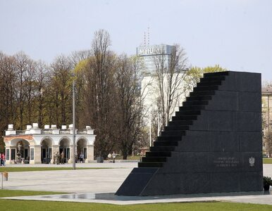 Miniatura: Palą gumy, nastolatki wskakują im do aut....