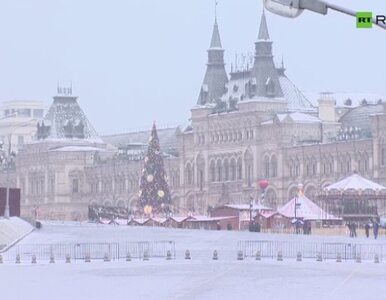 Miniatura: W Moskwie spadł pierwszy śnieg. Na ulice...