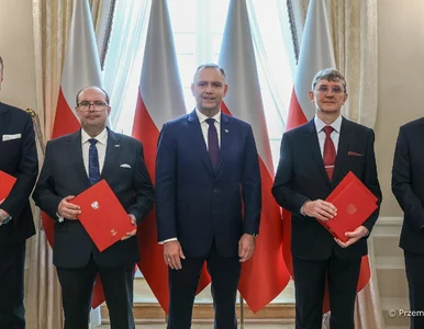 Miniatura: Nawrocki nie wycofał się po krytyce Żurka....