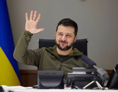 Miniatura: Słynny polar Zełenskiego sprzedany. Kwota...