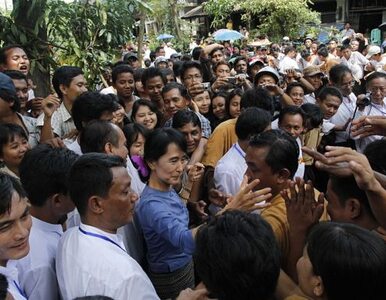 Miniatura: Partia Aung San Suu Kyi dostała zgodę na...