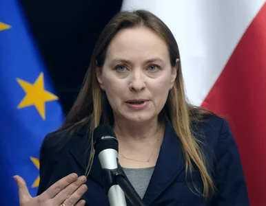 Miniatura: Nauczyciele i pielęgniarki wpadają w 32...