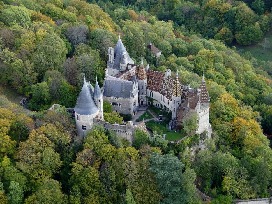 Château de la Rochepot, Francja (fot. epicdash.com)