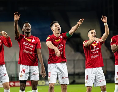 Miniatura: Dwa czołowe kluby walczą o gwiazdę. Woli...