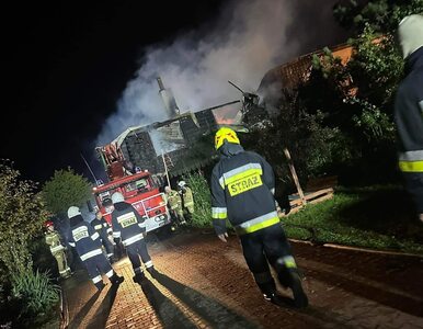 Dom płonął na ich oczach. W pożarze pod Węgrowem zginęła 25-latka