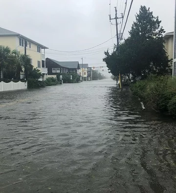 Huragan Florence uderzył w wybrzeże USA 