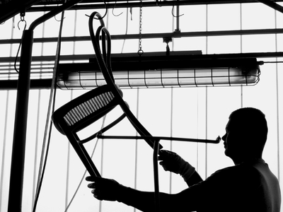 Miniatura: Bukowe zawijasy gięte parą. Meble gięte