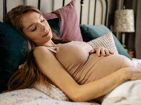 Przedwczesny poród przewidzą dzięki badaniom snu? Najnowsze doniesienia