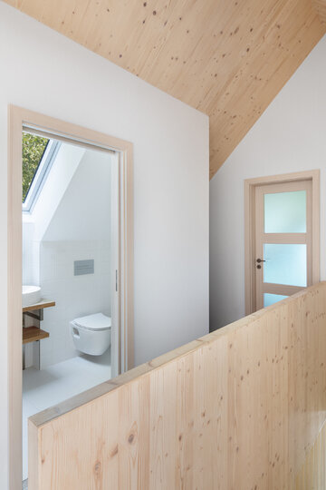 Drewniany dom w&nbsp;lesie, projekt Les Archinautes