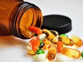 Miniatura: Bierzesz te witaminy? Ekspertka ostrzega:...