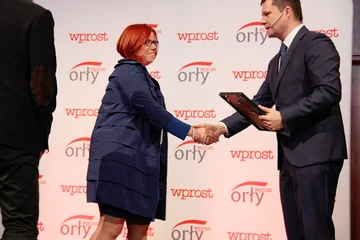 Orły Tygodnika „Wprost” 2016 na Pomorzu ENERGA S.A., Grupa Lotos S.A. oraz prezydent Gdyni Wojciech Szczurek zostali laureatami Orłów Tygodnika „Wprost” na Pomorzu. Nagrody wręczono w poniedziałek w sopockim Sheraton Hotel. Statuetkę w imieniu prezydenta Gdyni odebrała wiceprezydent Katarzyna Gruszecka-Spychała.