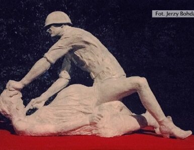 Miniatura: Rzeźba Rosjanina-gwałciciela usunięta....