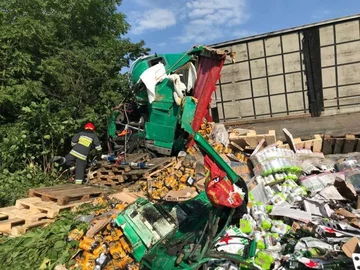 Ciężarówka śmiertelnie przygniotła kierowcę 