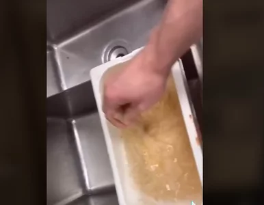 Miniatura: Jak przygotowuje się cebulę i herbatę w...