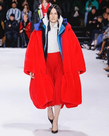 Projekty hiszpańskiego domu mody Balenciaga 