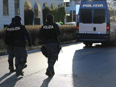Miniatura: Najpierw staranował ludzi autem, potem...